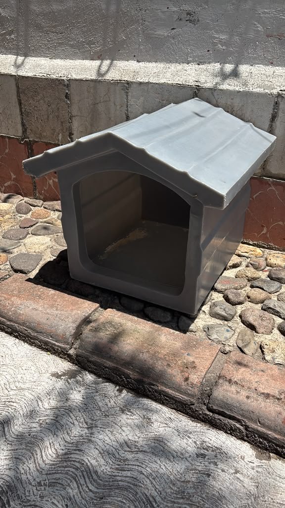 CASITA PARA MASCOTAS DE RAZA PEQUEÑA
