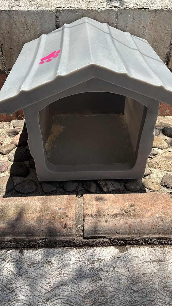 CASITA PARA MASCOTAS DE RAZA PEQUEÑA
